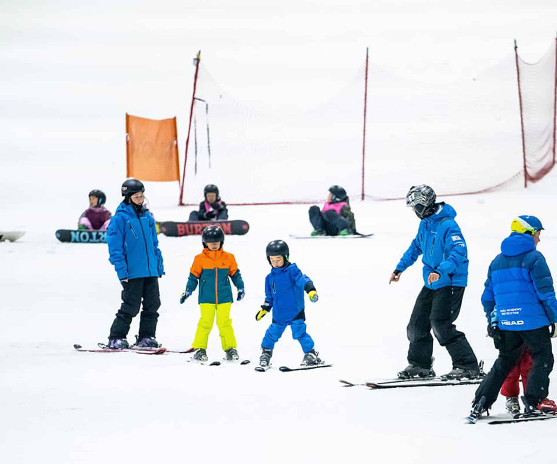 Learning to ski at Snowplanet