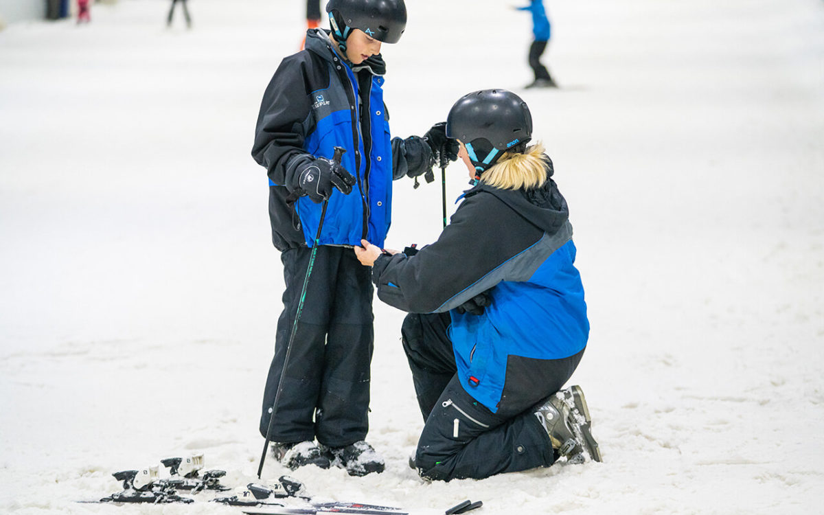 Family skiing ain Auckland at Snowplanet